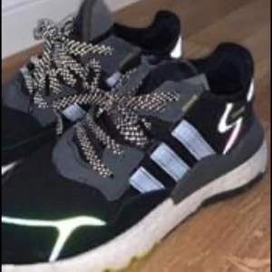 Adidas strl 36 - Som nya