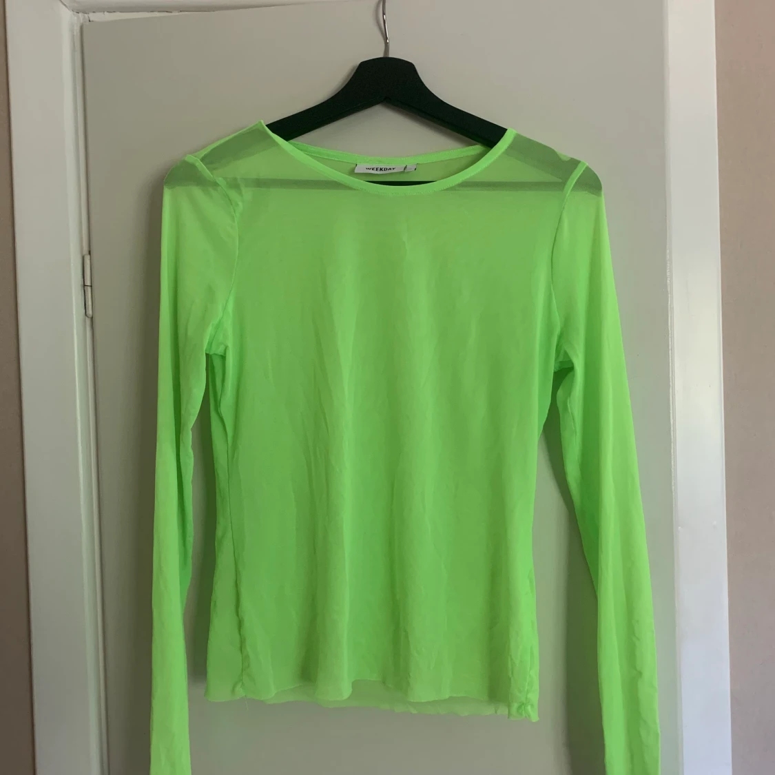 Neongrön mesh tröja från Weekday