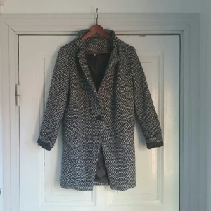  - Varmare kavaj. Hämtas i Göteborg / skickas m Schenker (mottagaren bet). 