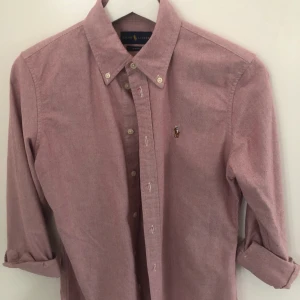 Ralph Lauren skjorta - Använd 1 gång. Slim fit. Passar XS-S