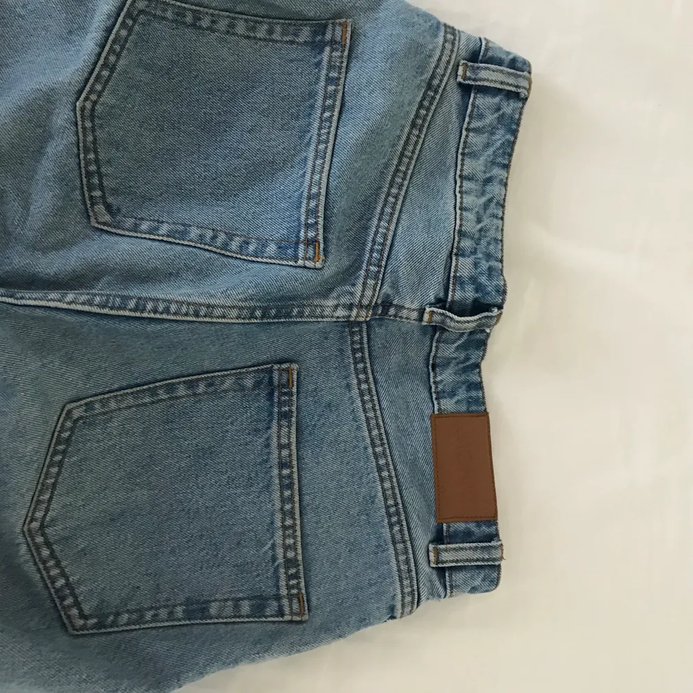 Ljusblå jeans har använt bara några dagar pgd fel storlek :(. Jeans & Byxor.