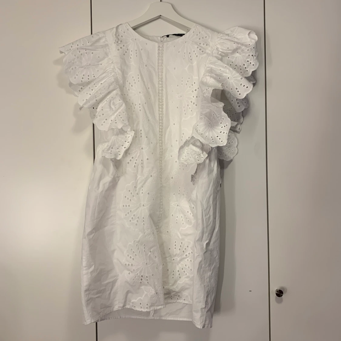 Vit sommrig klänning från Zara