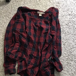 Rutig Flanell skjorta stl xl  - Rutig flanell skjorta i stl xl 