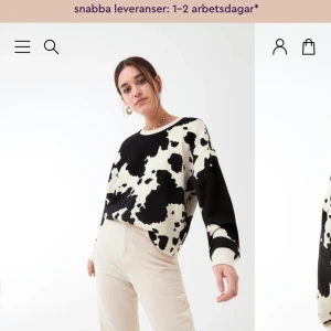 Sweatshirt - Ko mönstrad sweatshirt från Ginatricot i storlek S! frakt kostar 59kr