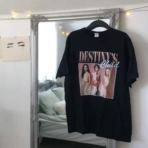 Destiny’s Child t-shirt! Aldrig använd! (Frakten är inte medräknad i priset)