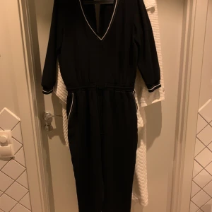 Zara jumpsuit  - Storlek M passar Även s 