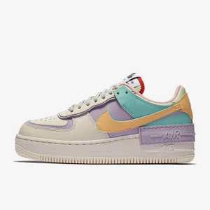 Nike Air Force 1 shadow 36.5 , 37,5 - Söker dessa i storlek 36/37. 