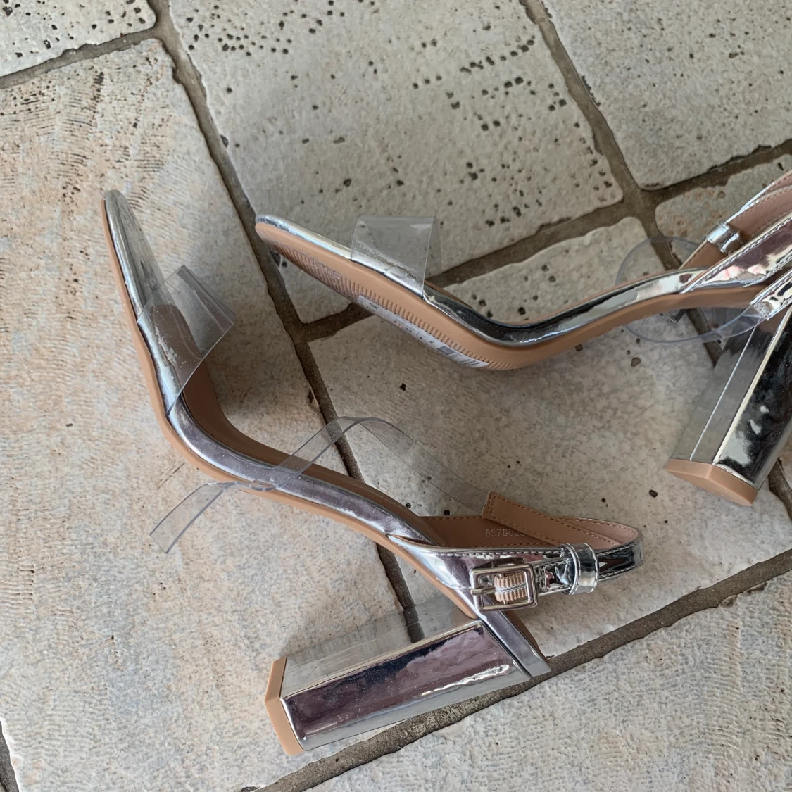 Silverfärgade klackskor i storlek 40 - 90