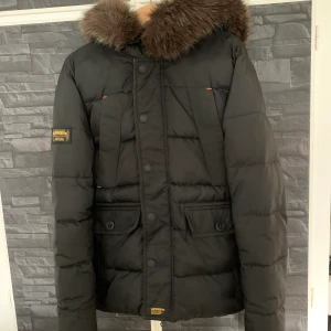 Super dry vinterjacka - Bra skick!