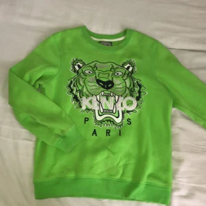 Kenzo sweetshirt - Inga fel. 600 kr inkl. frakt. Priset kan disskuteras vid snabb affär. 