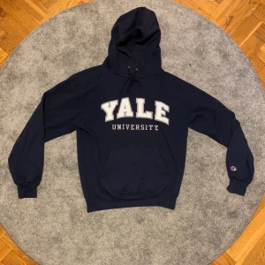 Vintage Champion Hoodie strlk S - Vintage Yale University, sparsamt använd