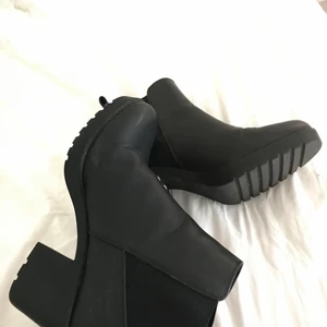 Svarta höstskor - Storlek 39, väldigt bra skick, inga repor. 