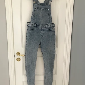 Hängselbyxor  - Fina hängselbyxor från H&M