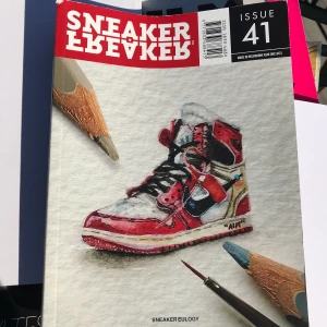 Sneaker Book - Riktigt cool sneaker book med en interview med Jerry Lorenzo (creative director och ägare av Fear of God)
