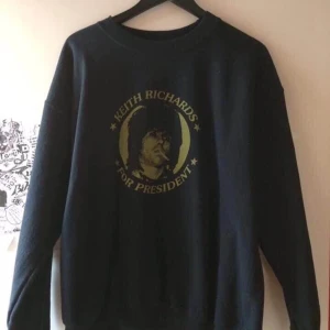 Keith Richards tröja - Ett måste för Stones och Keith i synnerhet fans! Unisex .Endast testad då den var för stor. Storleken är M. Priset är inkl vanlig frakt.