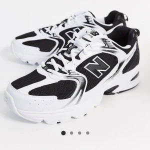 Skor storlek 38,38,5 och 39 - SÖKER!! Om någon har dessa skor i storlek 38, 38,5 eller 39 och skulle vilja sälja dem eller byta dem mot något slags klädesplagg så är det bara att höra av sig!