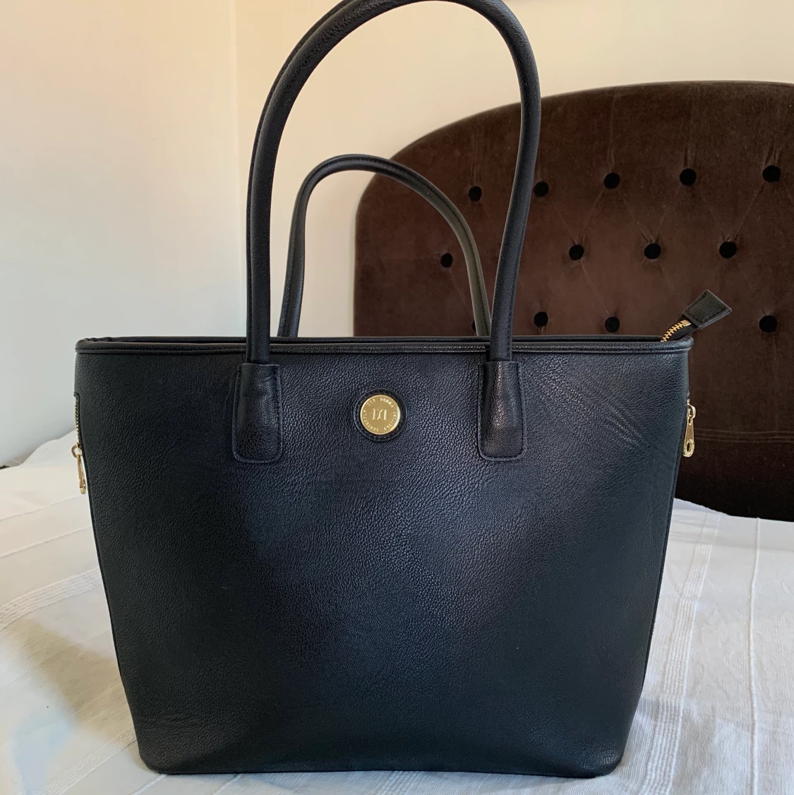 Svart handväska med plats för laptop!💻