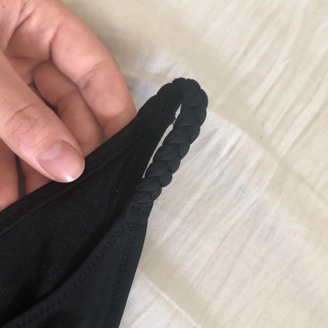 Svart bikinitrosa - 90