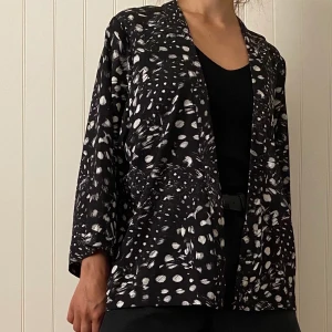 Blouse black and white - Old from H&M but still in good shape. 