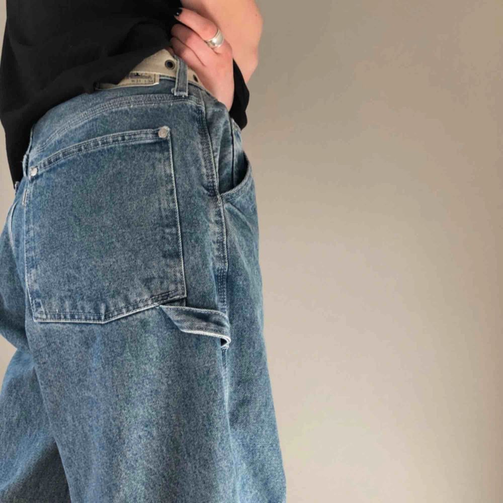 Levi’s silvertab carpenter jeans!! asfeta i superskick!! 😈😈 köparen står för frakten! . Jeans & Byxor.