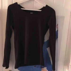  - Basic tröja i bra skick. 