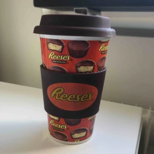  - Aldrig använd reese’s kaffemugg - (frakt tillkommer)