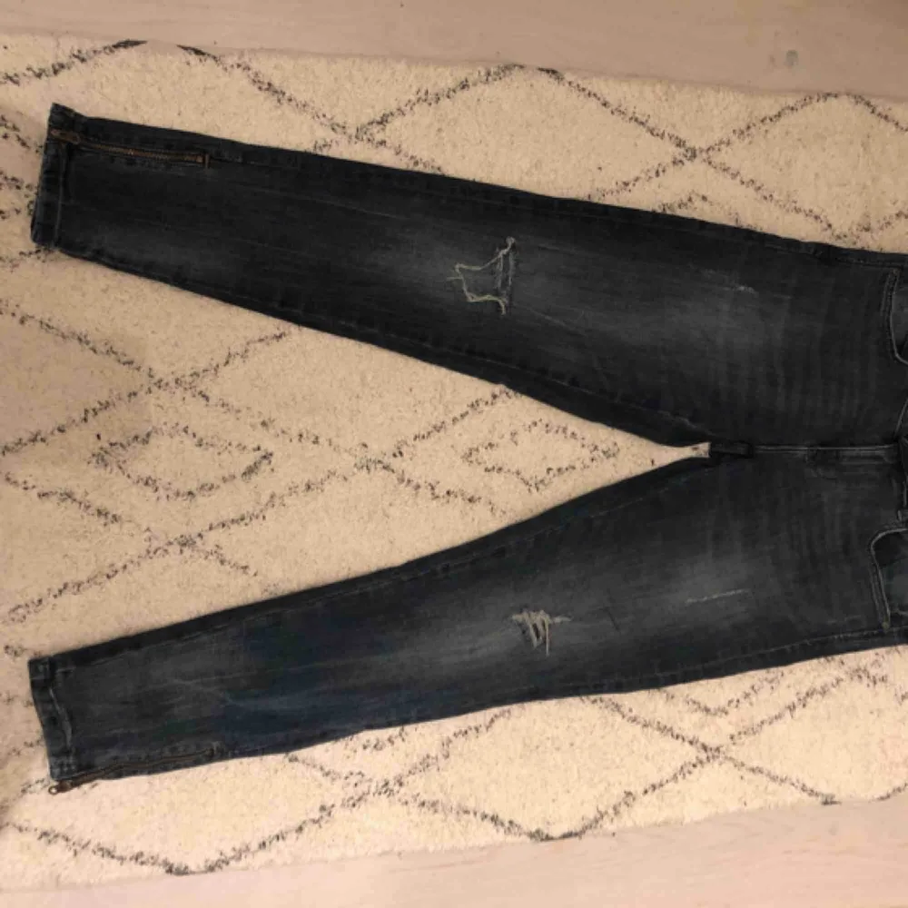 Jeans, mörkblå. Zara basic jeans i stretch. Jeans & Byxor.