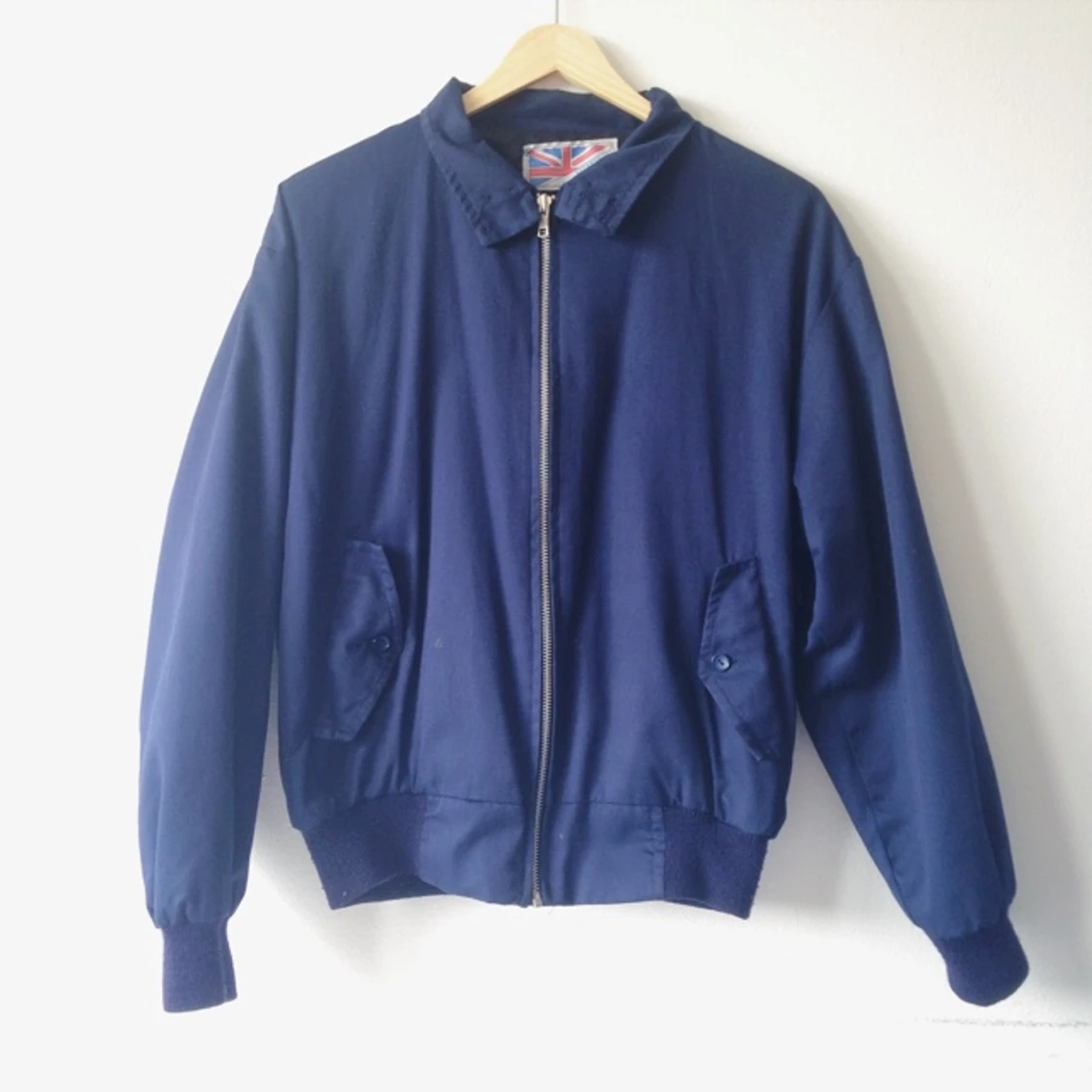 Bombarjacka från London köpt av Kakan för Musikhjälpen. Fint skick, pytteliten fläck.