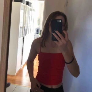  - Säljer detta linnet från ginatricot! Superfint men inte min stil längre✨✨ köparen står för frakt😘 skriv för fler bilder🥰🥰