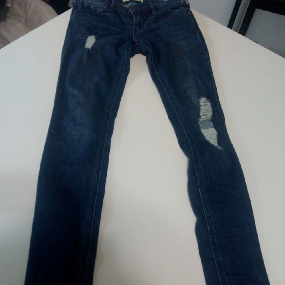 Stretchiga snygga jeans. Dock för små i rumpan för mig. Älskar dessa dock. Kan bli billigare om du köper annat jag säljer. . Jeans & Byxor.