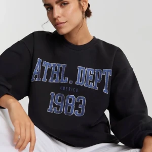 Gina Tricot Sweatshirt - -