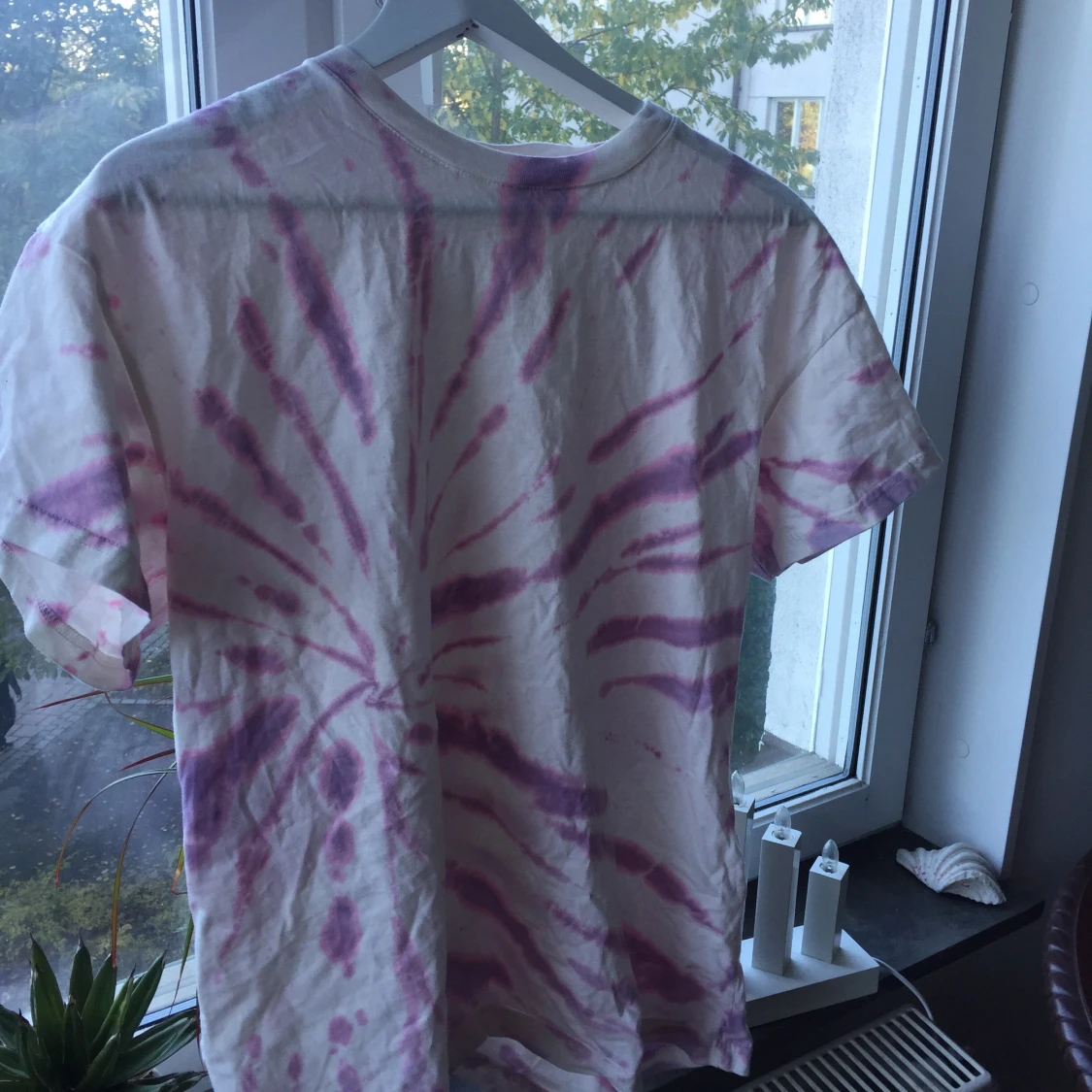 Tiedye t-shirt från Jeanerica.  - 90