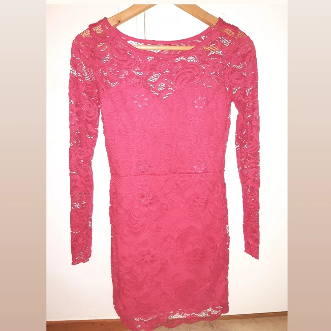 Säljer klänningar - 91