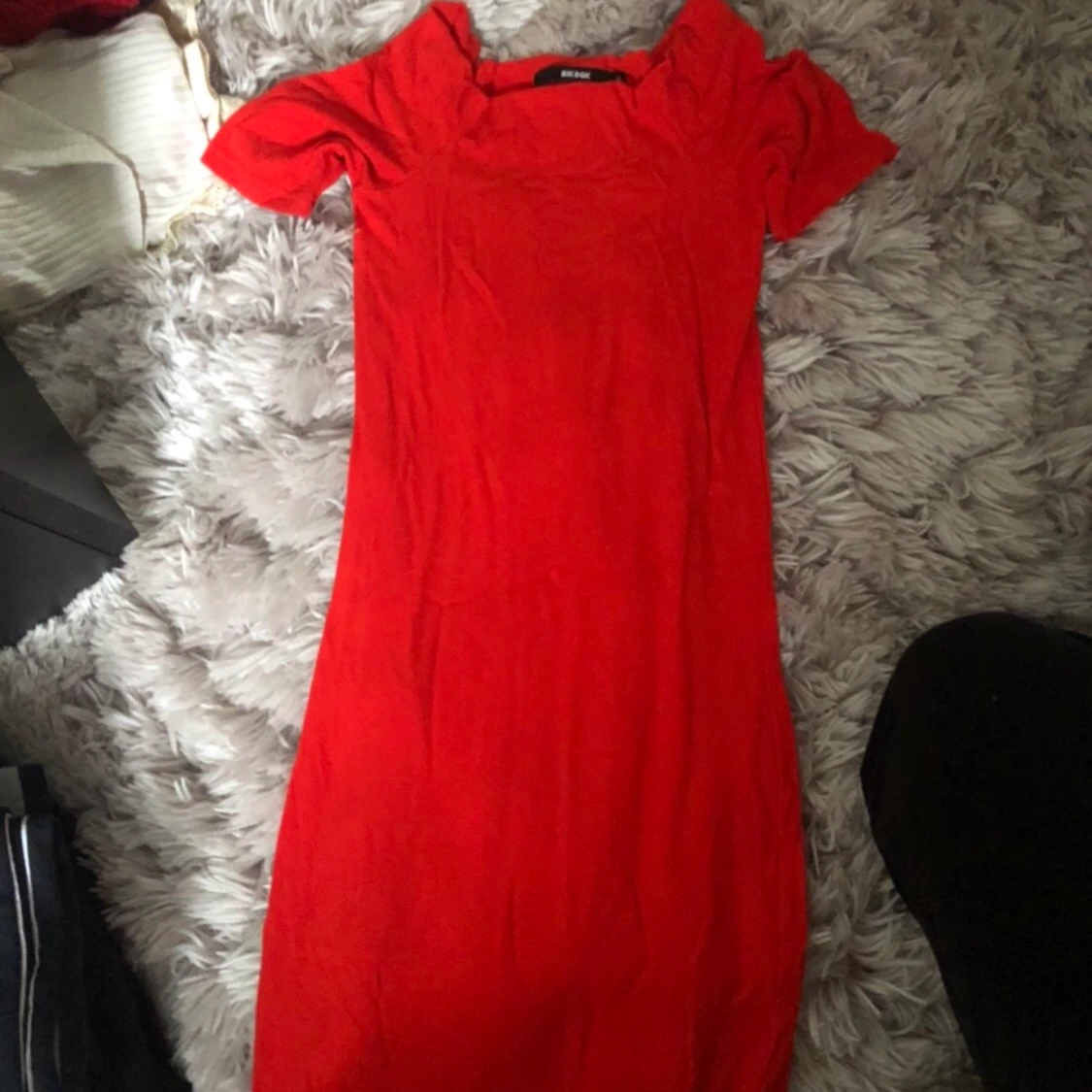 Orange/röd off shoulder klänning - 90