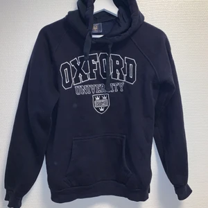 Oxford Hoodie - Oxford University Hoodie. Mycket bekväm. Bra skick, inga skador/fläckar
