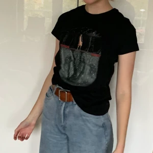 T-shirt - Svart t-shirt med Stranger Things-tryck. Storlek S/M. Pris 50kr + frakt🌶