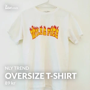 Oversize t-shirt  - Snygg oversized t-shirt från Nelly i storlek XS, men är snarare som en S/M! Frakt på 44kr tillkommer 📦