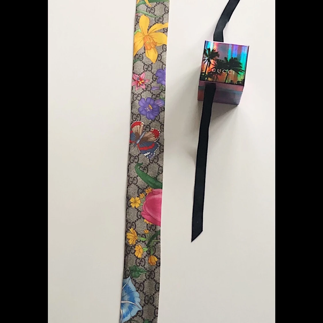 Gucci Floral Neck Bow - 91