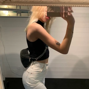 Midjeväska  - Midjeväska från new yorker i ormskinn mönster 100kr + 63kr i frakt💓💓