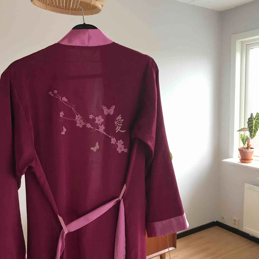 🌸 Siden kimono från Lindex. Mycket fint skick. Storlek S. 🌸. Tröjor & Koftor.