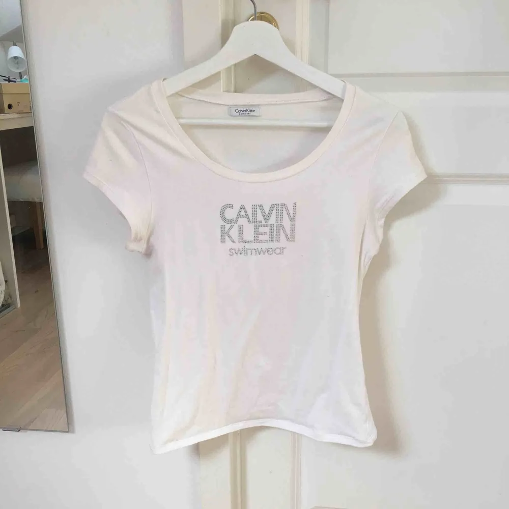 Calvin Klein t-shirt. T-shirts.