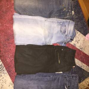 Säljer jeans från strl 140 till xs priser från 50-100kr