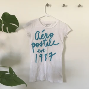  - Tshirt köpt i USA, har även en i den blåa färgen med silvertext ~frakt 20kr