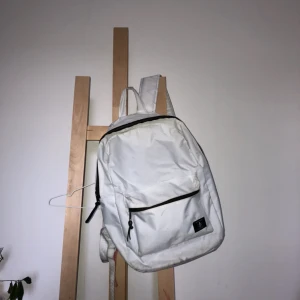  - Väl använd ryggsäck köpt på newyorker. Säljs pga: Använder inte längre 