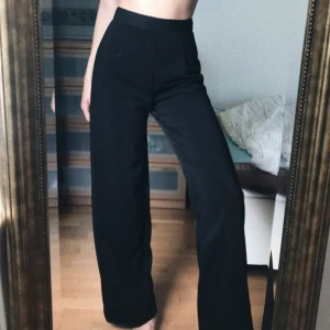  - Raka kostym byxor, passar xs-s. Endast använd fåtal gånger.