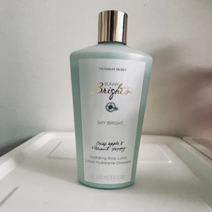  - Näst intill helt oanvänd body lotion från Victorias Secret. 250 ml, 50kr frakt