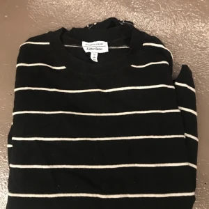  - Använd 2 ggr långärmad varm tröja från stories. Vida ärmar! ☺️