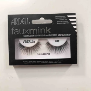  - Ett par suuperfina lösfransar från ardell. Helt oanvända (nypris 99kr) köparen står för frakten☺️