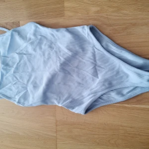 Body  - Från zara. Storlek s 