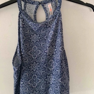  - Jättefin croptop, perfekt till sommaren!